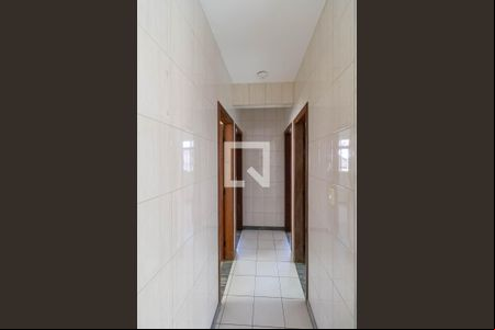 Corredor de apartamento para alugar com 3 quartos, 90m² em Serrano, Belo Horizonte