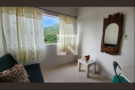Sala de apartamento para alugar com 2 quartos, 65m² em Itacorubi, Florianópolis