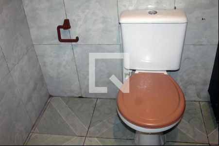 Banheiro de kitnet/studio para alugar com 1 quarto, 44m² em São Miguel, São Leopoldo