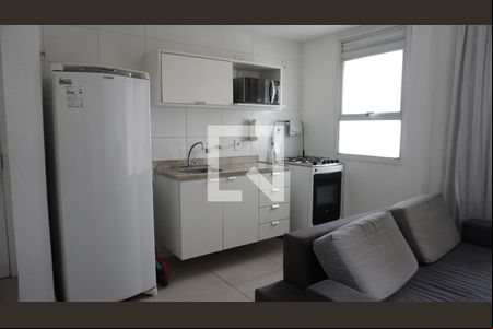 Sala/Cozinha de apartamento para alugar com 1 quarto, 35m² em Jacarepaguá, Rio de Janeiro