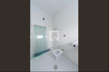 Banheiro de kitnet/studio para alugar com 1 quarto, 50m² em Califórnia, Belo Horizonte