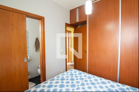 Quarto de apartamento para alugar com 3 quartos, 70m² em Camargos, Belo Horizonte