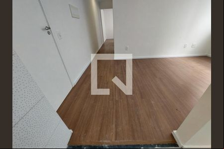 Sala de apartamento para alugar com 2 quartos, 45m² em Jardim do Lago, São Paulo