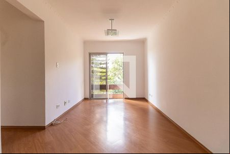 Sala de apartamento para alugar com 3 quartos, 72m² em Jardim Santa Emilia, São Paulo