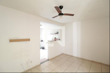 Sala de apartamento para alugar com 3 quartos, 54m² em Brasil, Uberlândia