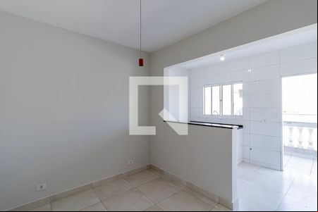Sala de casa para alugar com 1 quarto, 50m² em Parque Fongaro, São Paulo