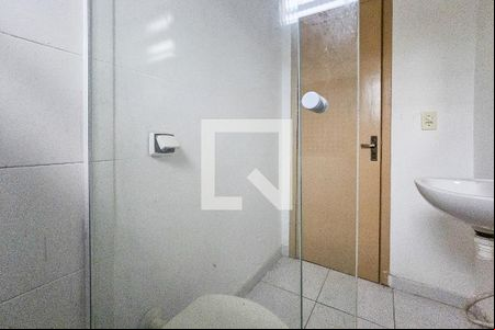 Banheiro de casa para alugar com 1 quarto, 23m² em Vila Santo Antônio, Guarujá