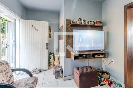 Sala de casa à venda com 3 quartos, 200m² em Medianeira, Porto Alegre
