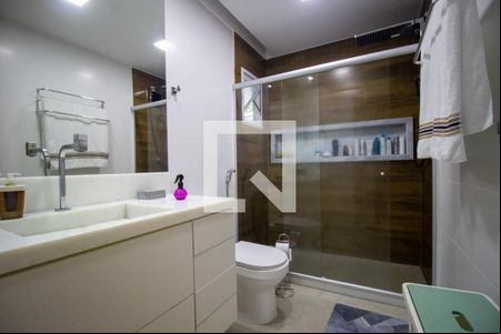 Banheiro da Suíte 1 de casa de condomínio para alugar com 4 quartos, 210m² em Vargem Grande, Rio de Janeiro