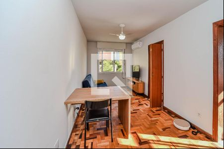Sala de apartamento para alugar com 1 quarto, 39m² em Vila Ipiranga, Porto Alegre