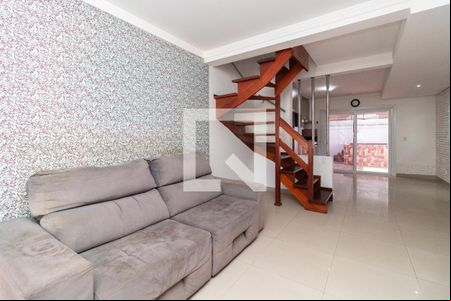 Sala de casa para alugar com 3 quartos, 122m² em Guarujá, Porto Alegre