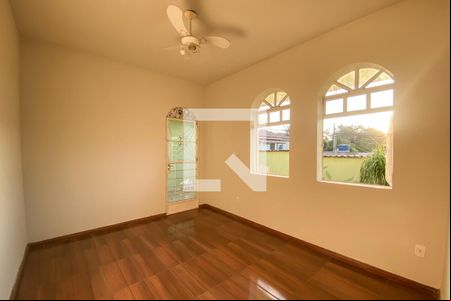 Casa à venda com 360m², 3 quartos e 4 vagasSala