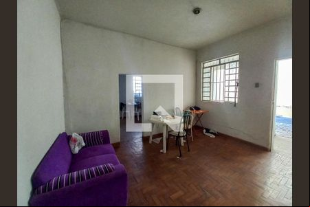Sala de casa à venda com 3 quartos, 180m² em Esplanada, Belo Horizonte