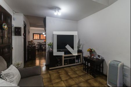 Sala de casa para alugar com 3 quartos, 180m² em Vila Oliveira, Mogi das Cruzes