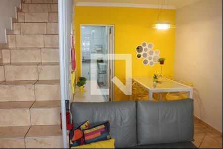 Sala de casa de condomínio à venda com 2 quartos, 80m² em Vila Palmares, São Caetano do Sul