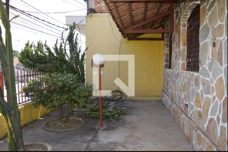 Varanda da sala de casa à venda com 3 quartos, 450m² em Centro, Contagem