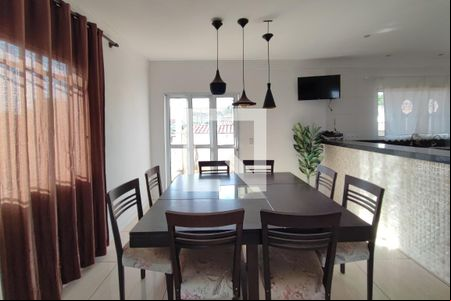 Sala de casa para alugar com 2 quartos, 135m² em Jardim dos Oliveiras, Campinas