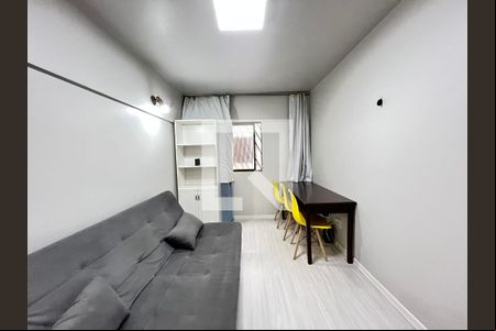 Sala de kitnet/studio para alugar com 1 quarto, 34m² em Asa Sul, Brasília