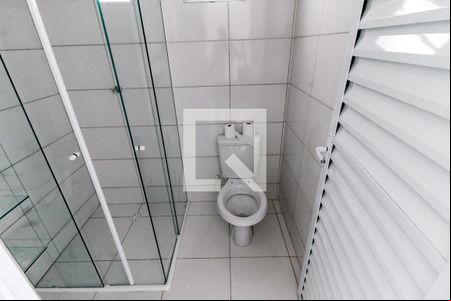 Banheiro de casa para alugar com 1 quarto, 26m² em Campo Limpo, São Paulo