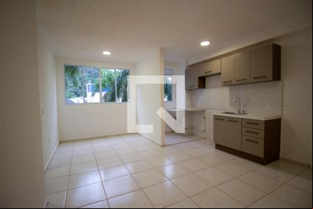 Sala de apartamento para alugar com 2 quartos, 44m² em Vargem Grande, Rio de Janeiro