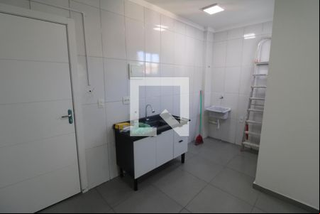 Sala / Cozinha / Área de Serviço de apartamento para alugar com 2 quartos, 50m² em Vila Nivi, São Paulo