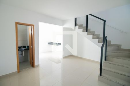 Sala de casa à venda com 3 quartos, 119m² em Centro, Betim