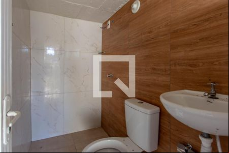 Banheiro de kitnet/studio para alugar com 1 quarto, 60m² em Glória, Belo Horizonte