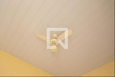 Sala/Quarto de kitnet/studio para alugar com 2 quartos, 50m² em Floresta, Belo Horizonte