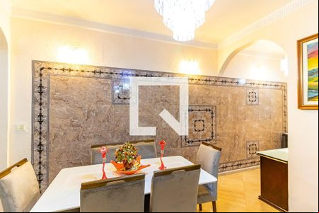 Sala  de casa à venda com 4 quartos, 470m² em Ponta Dareia, Niterói