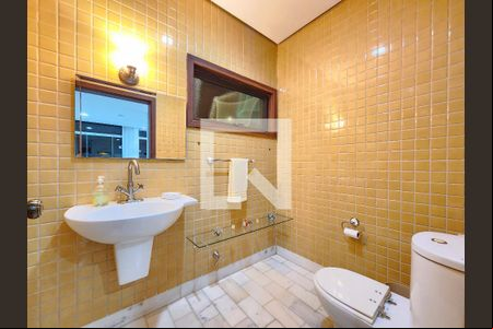 Lavabo 2 andar de casa de condomínio à venda com 5 quartos, 395m² em Retiro do Chalé, Brumadinho