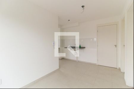 Sala de apartamento para alugar com 2 quartos, 35m² em Vila Carmosina, São Paulo