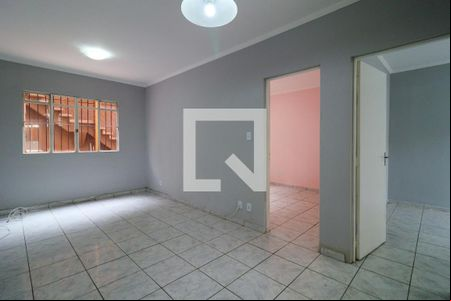 Sala de apartamento para alugar com 2 quartos, 64m² em Jardim Santa Terezinha, Taboão da Serra