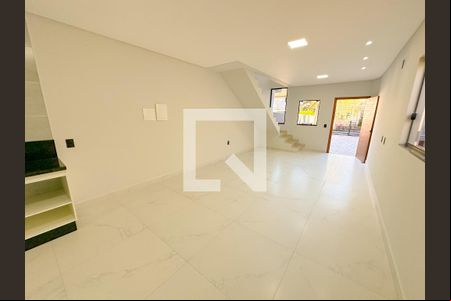 Sala de casa para alugar com 2 quartos, 109m² em Ingleses do Rio Vermelho, Florianópolis