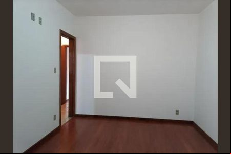 Casa à venda com 2 quartos, 330m² em Nova Floresta, Belo Horizonte