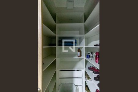 Closet de casa para alugar com 3 quartos, 190m² em Itapoã, Belo Horizonte