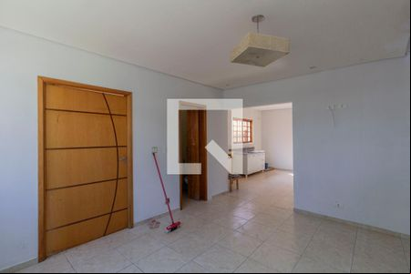 Sala de casa para alugar com 3 quartos, 300m² em Itaquera, São Paulo