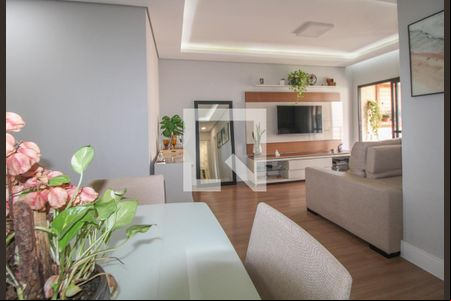 Sala de apartamento à venda com 2 quartos, 72m² em Cambuí, Campinas
