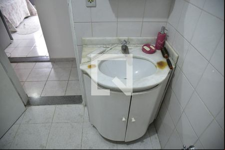 Banheiro de kitnet/studio para alugar com 1 quarto, 30m² em Parque Alexandre, Cotia