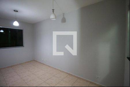 Sala de casa de condomínio para alugar com 2 quartos, 60m² em Parada Xv de Novembro, São Paulo