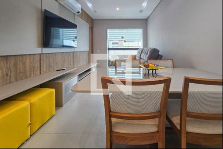 Sala de apartamento para alugar com 2 quartos, 70m² em Jardim Tres Marias, Guarujá