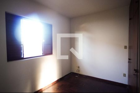 Quarto 1 de casa para alugar com 2 quartos, 80m² em Jardim Leblon, Belo Horizonte