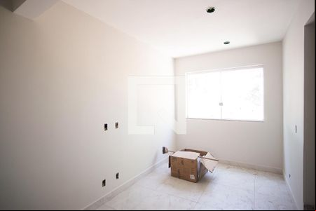 Sala de casa à venda com 2 quartos, 80m² em Céu Azul, Belo Horizonte