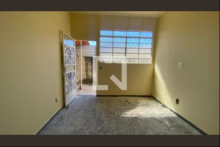 Sala de casa para alugar com 2 quartos, 56m² em Betânia, Belo Horizonte
