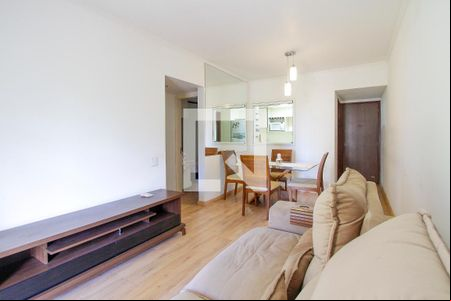 Sala de apartamento para alugar com 2 quartos, 65m² em Barra da Tijuca, Rio de Janeiro
