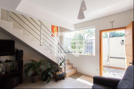 Sala de casa à venda com 2 quartos, 108m² em Santa Terezinha, Belo Horizonte