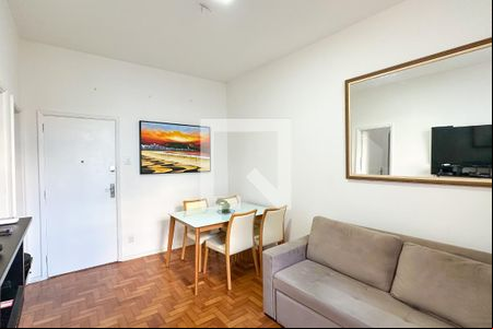 Sala de apartamento para alugar com 1 quarto, 50m² em Copacabana, Rio de Janeiro