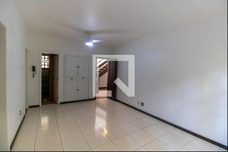 Sala 2 de casa de condomínio para alugar com 5 quartos, 450m² em São Francisco, Niterói