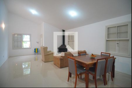 Sala de casa para alugar com 3 quartos, 197m² em Vila Nova, Novo Hamburgo