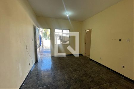 Sala de casa para alugar com 2 quartos, 48m² em Pantanal, Duque de Caxias