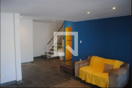 Sala  de casa para alugar com 5 quartos, 550m² em Piatã, Salvador